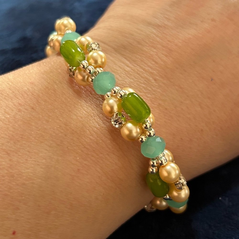 Handcrafted elegant lime fresh glam twist Czech glass pearl bracelet